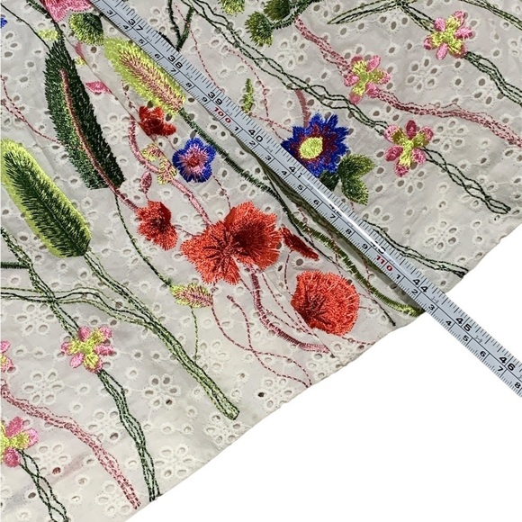 Tahari White Embroidered Floral Button Front Eyelet Pocket Short Sleeve dress - Picture 9 of 11